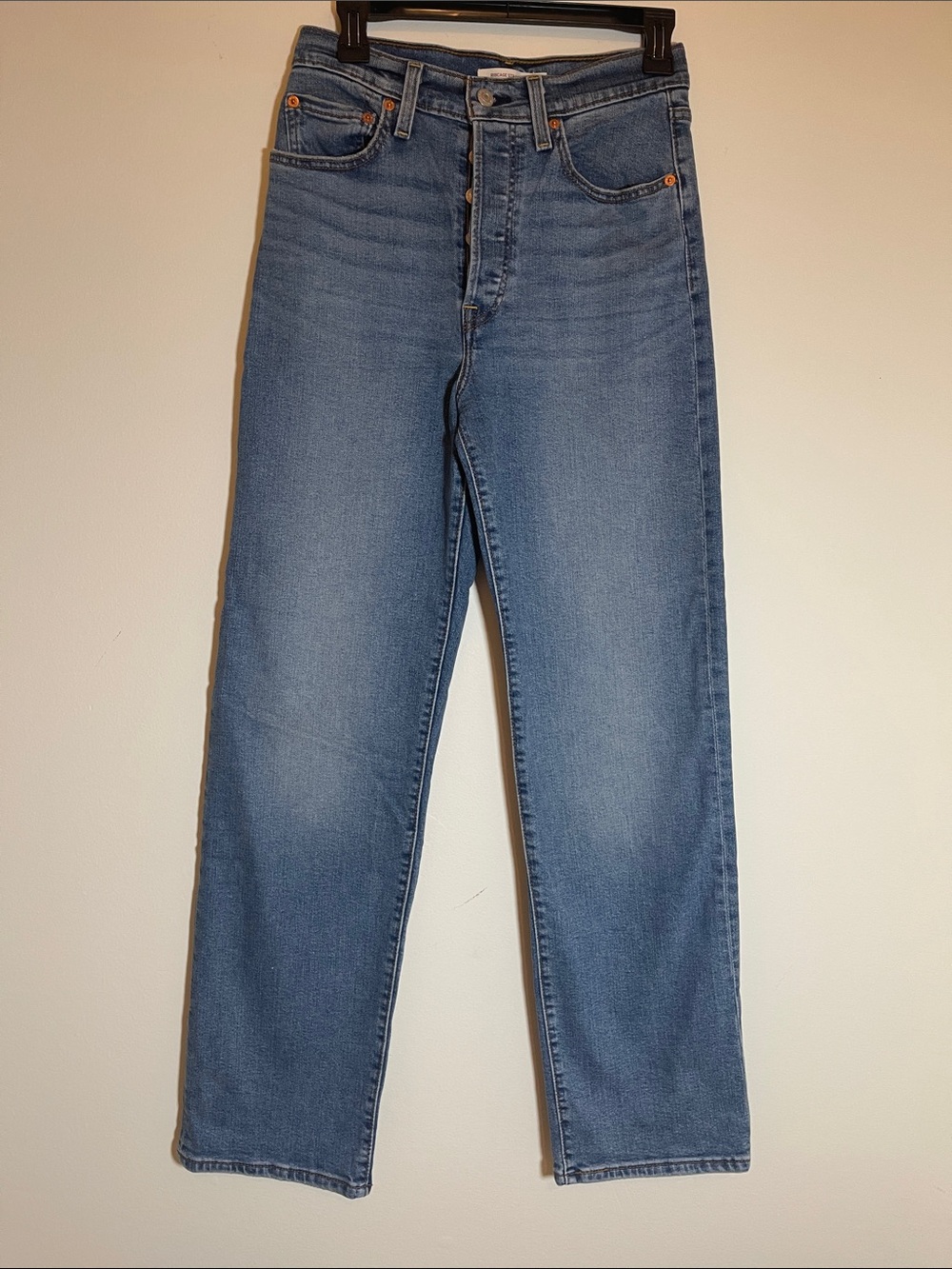 Woman’s Levi Ribcage Straight Leg Jeans Button Fly Size 28